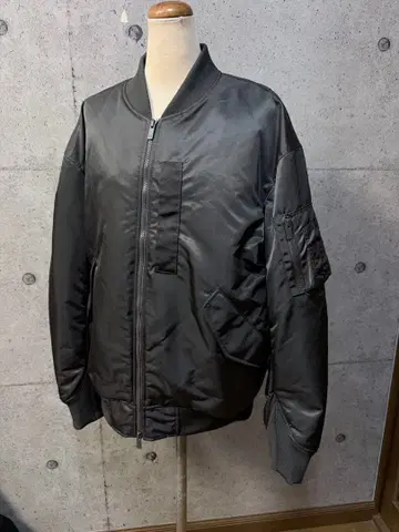 컨디션 최상! 유니클로 +J 질 샌더 MA-1 다운 L 사이즈