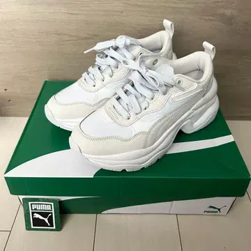 푸마 화이트 스니커즈 통굽