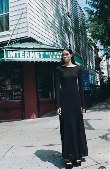 블랙 롱 원피스 백 오픈 긴팔