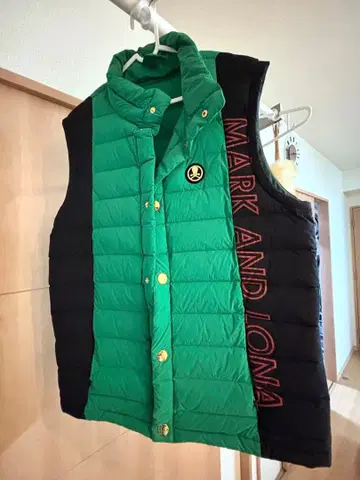 MARK AND LONA 다운 베스트 그린/블랙