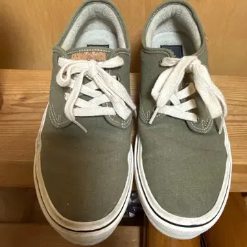 VANS 올리브 스니커즈