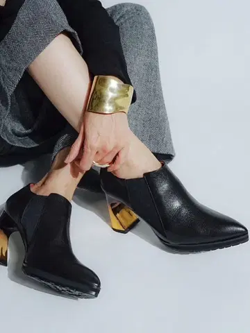 [ 미사용 새상품 ] MANA 사이드 메탈 힐 부티