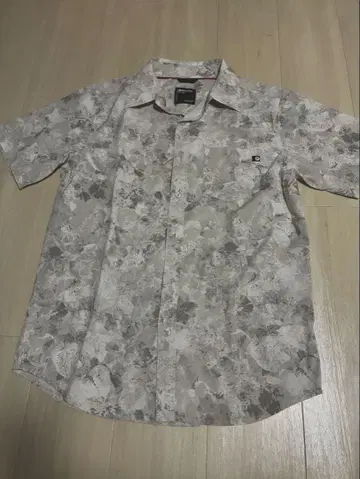 Marmot 반팔 셔츠 M 사이즈 잎 패턴