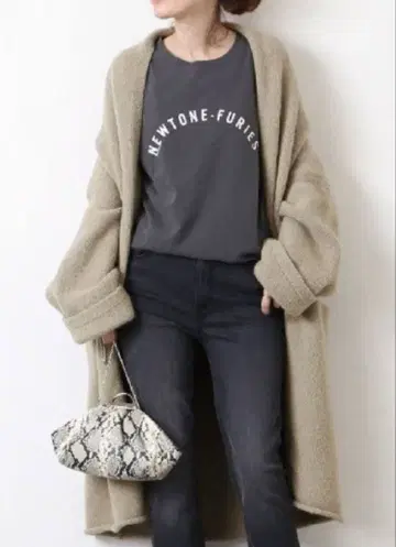 LAUREN MANOOGIAN SHORT SHAWL