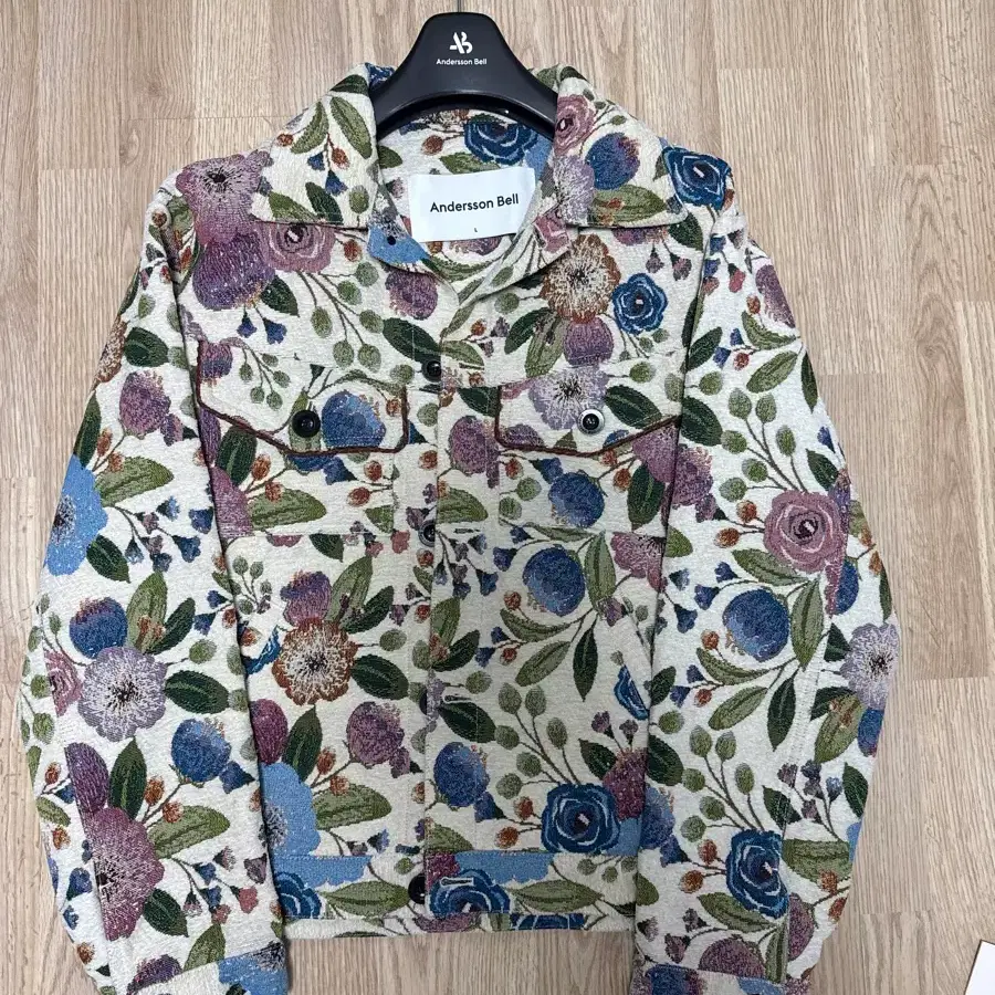 Andersson Bell Flower Jacket on Bunjang Global Site.