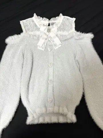 [ 새상품급 ] LIZLISA 어깨 트임 니트 스카이블루