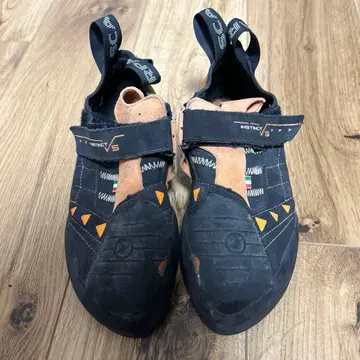 SCARPA Instinct VS 클라이밍 신발 블랙/오렌지