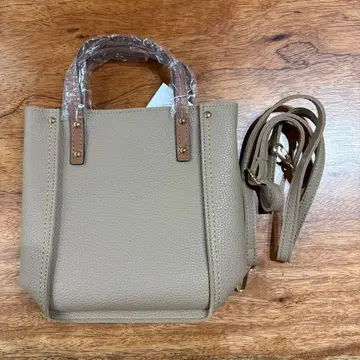 베이지 가죽 토트백