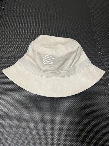 언더아머 버킷햇 커리