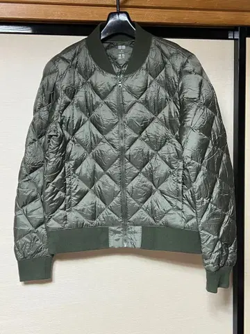 유니클로 남녀 공용 올리브 그린 다운 90% 자켓 M 사이즈