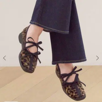 르 탈론 더블 리본 발레리나 레오파드 무늬 플랫슈즈