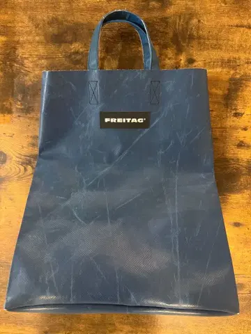 FREITAG 네이비 토트백
