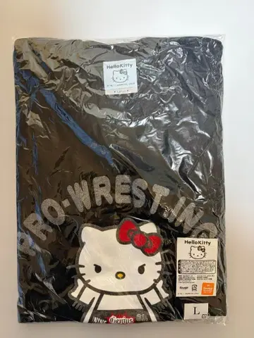 새상품 헬로키티 무토 케이지 25주년 콜라보 T셔츠 키티 무토 베어