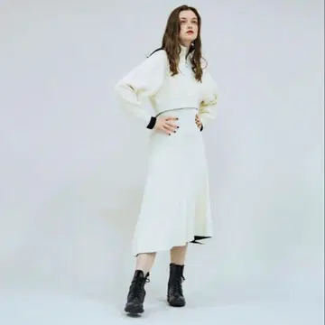 pinue 하프 지퍼 니트 셋업 WHITE x BLACK