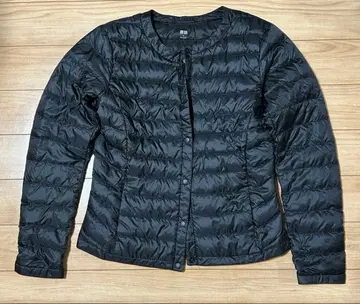 유니클로 울트라 라이트 다운 M 사이즈 블랙