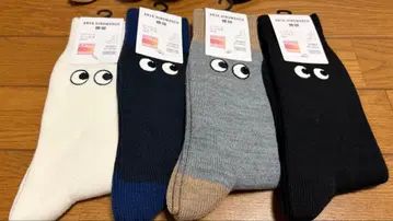 유니클로 안야 힌드마치 콜라보 삭스 23-25cm