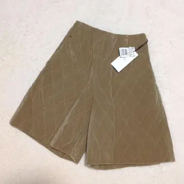 택 포함 새상품 Vin 베이지 퀼팅 벨로아 하프 팬츠