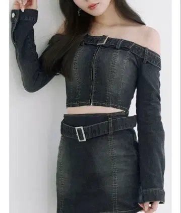 EATME 벨트 오프숄더 데님 상의