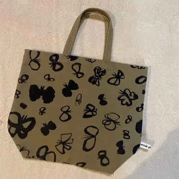 미나 페르호넨 플로키 토트 토트백 플러터 나비