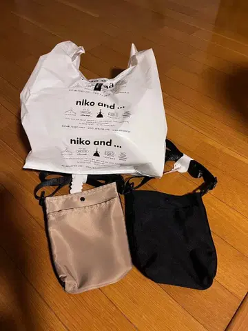 새상품 [ niko and - ] 니코앤드 사코슈 2점 블랙&베이지