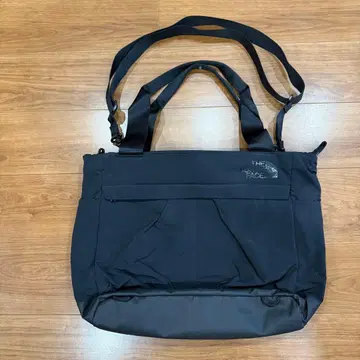 THE NORTH FACE 블랙 숄더백