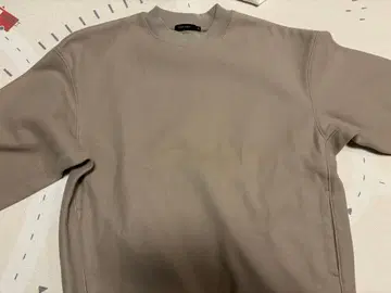 NIKO AND - 베이지 크루넥 맨투맨