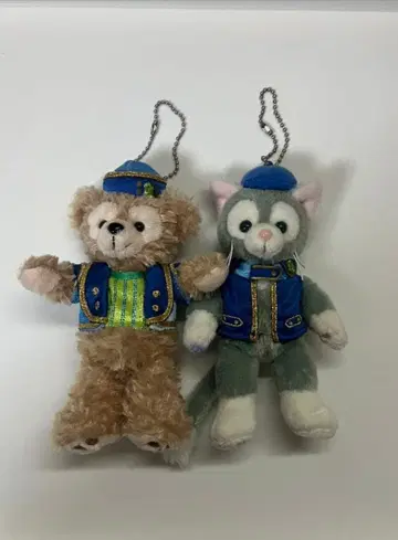 더피, 셰리 메이 15주년 인형 배지