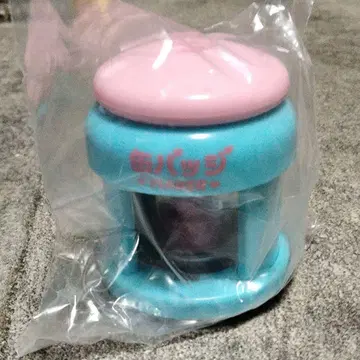 캡슐 토이 캔 배지