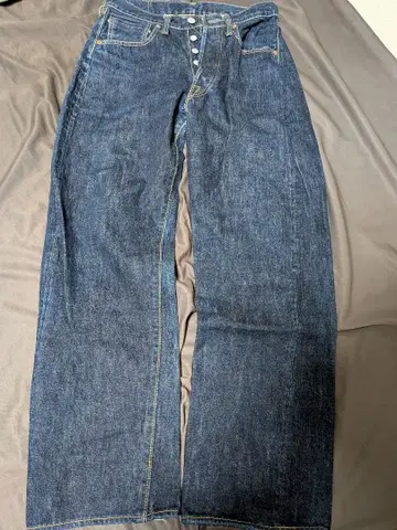 PHERROW'S 다크 네이비 대전 모델 스트레이트 데님 버튼 플라이