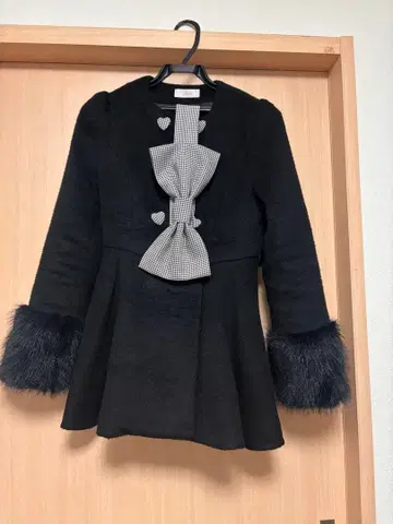 pium 하트 버튼 리본 벨트 샤기 코트