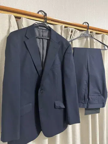 [한정 가격 인하] 남성용 수트 상하의 세트 (네이비)