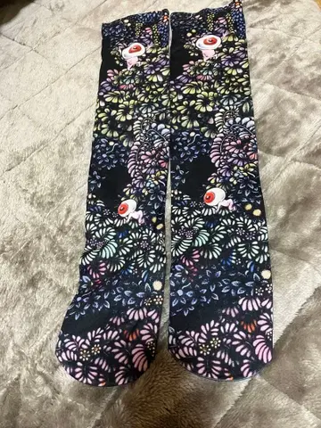 줄리엣 에쥬스틴 눈알의 아저씨 큐리오시티 2019 꽃무늬 삭스