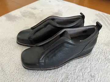 메리 로즈 블랙 로퍼 슬립온