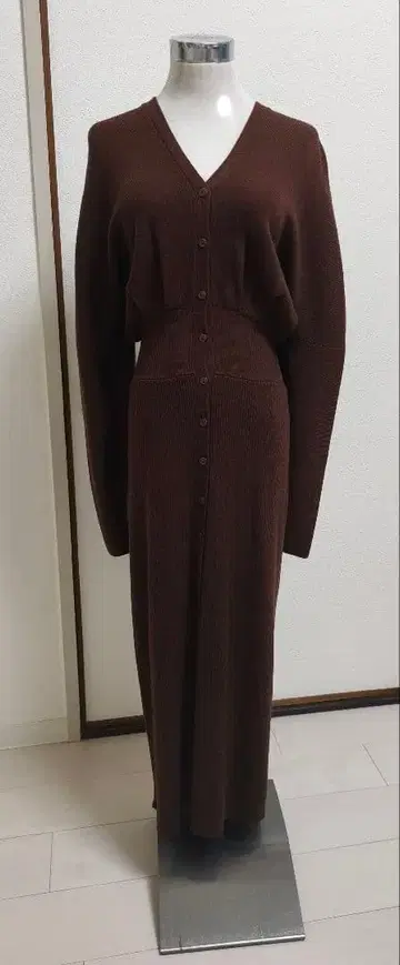 브라운 니트 롱 슬리브 원피스