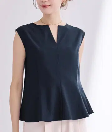 키넥 슬리브리스 페플럼 상의