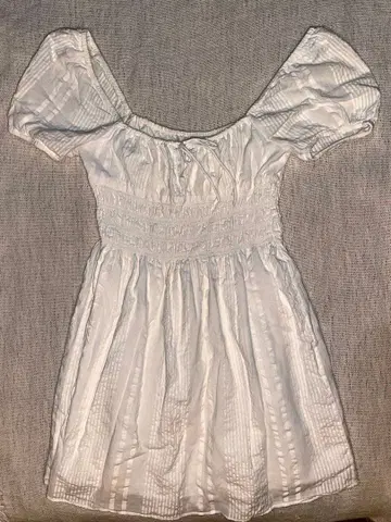 Aritzia / Sunday Best / 반팔 원피스 / 화이트