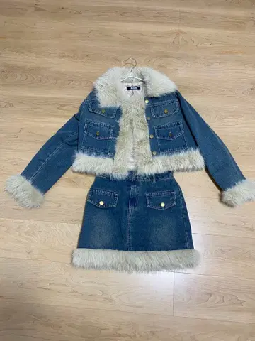 .kom 퍼 데님 자켓 스커트 셋업 하자품