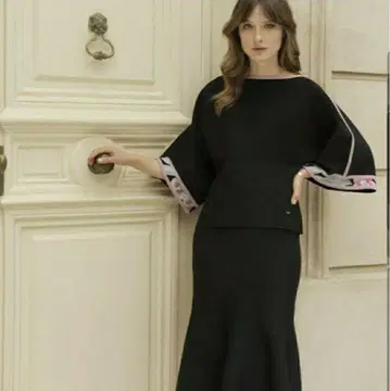 컨디션 최상 레오나르 도톰한 스웨터 & 스커트 40 & 42