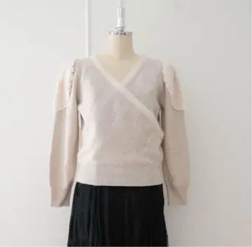 herlipto Romantic Pearl Knit Pullover