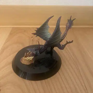 몬스터 헌터 몬헌 상처 입은 이얀가루루가 피규어