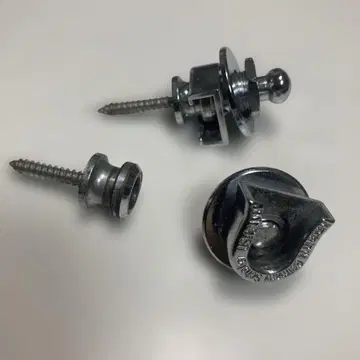 샤라 크롬 스트랩 핀