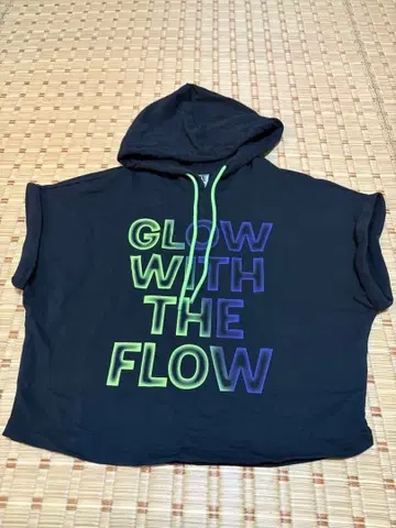 ZUMBA GLOW WITH THE FLOW 후드티 XS