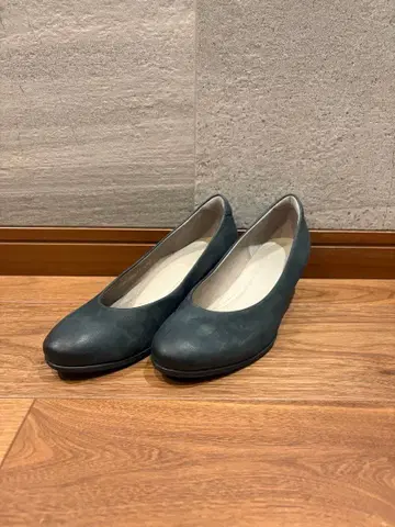 에코 ECCO 가죽 펌프스 23.5cm