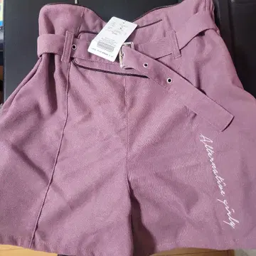 Alternative girly 벨트 포함 숏팬츠 퍼플