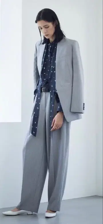 ebure 라이트 샴브레이 울 배럴 팬츠 36