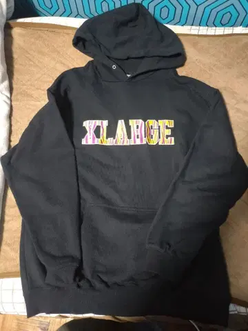 XLARGE 컬러풀 로고 블랙 후드티