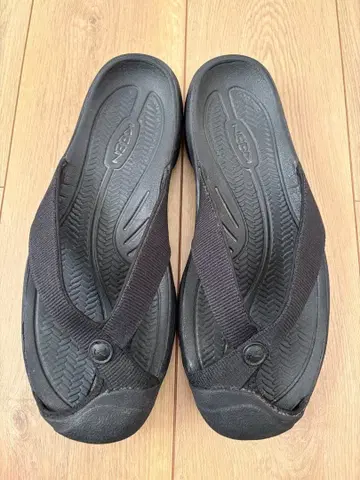 KEEN WAIMEA H2 BLACK SIZE10 28cm