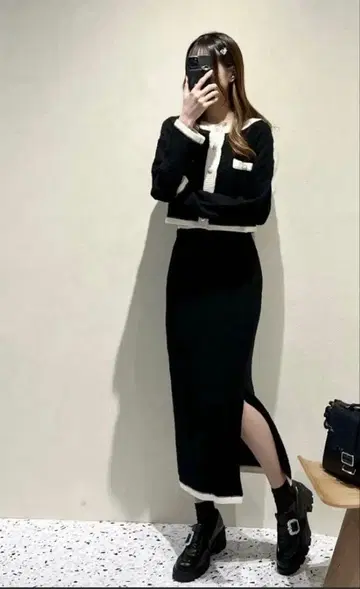 EATME 바이컬러 트위드 라이크 니트 가디건과 스커트 셋업