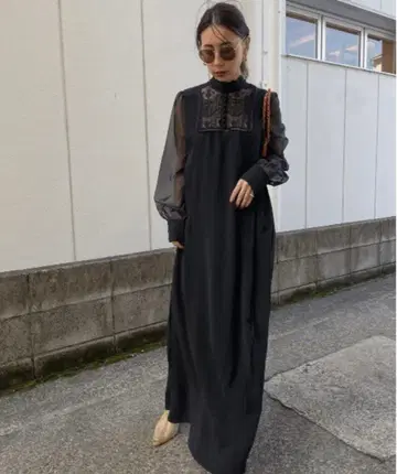 Ameri 2WAY SCOOP OUT LACE DRESS 블랙 M