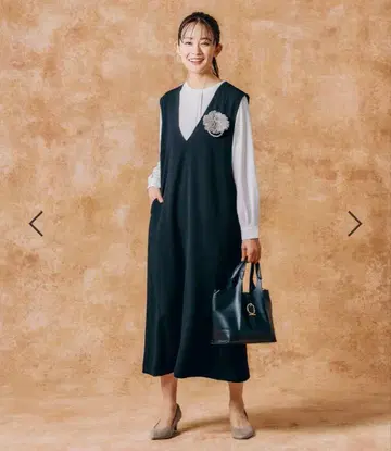 새상품 글로벌 워크 스고라쿠 스트레치 V넥 점프수트 M 포멀